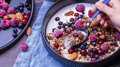 Milloin kannattaa syödä aamiainen laihtuakseen – asiantuntija kertoi tarkan ajankohdan