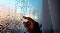 Ikkunat eivät enää huurru tai homehdu: 4 helppoa tapaa torjua kondensaatiota