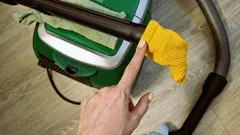 Miksi laittaa vanha sukka pölynimurin päälle: yksinkertainen niksi, josta jokainen hyötyy